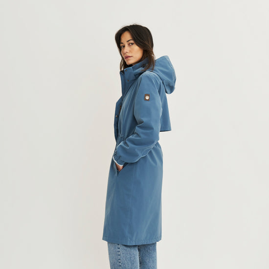 Anne Blue MV3